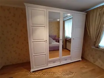 Собранный шкаф с зеркалами