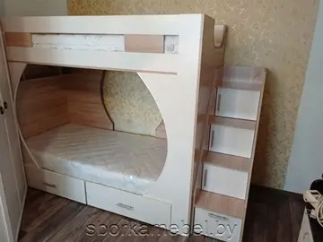 Собранная детская двухъярусная кровать