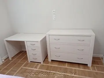 Собранный стол и комод
