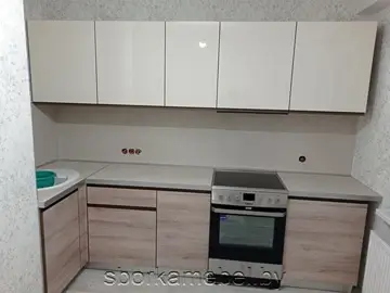 Собранная кухня с угловым низом
